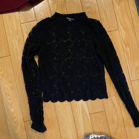Long sleeve tops 15$/ item. - Picture 11 of 11